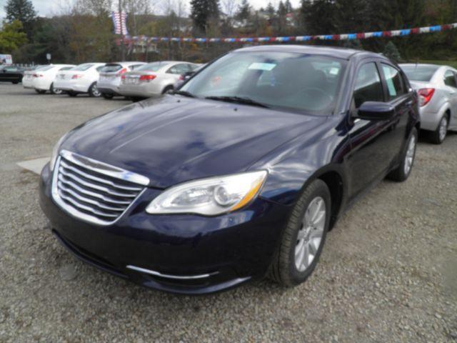 2013 Chrysler 200 Touring's photo