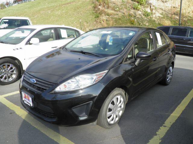 2013 Ford Fiesta S's photo