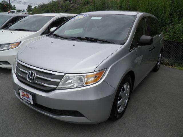 2013 Honda Odyssey LX's photo