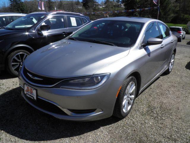 2015 Chrysler 200 Limited's photo