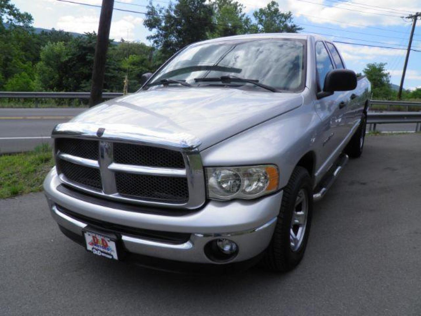2003 Bright Silver Metallic Dodge Ram 1500 SLT Quad Cab Long Bed 2WD (1D7HA18N03J) with an 4.7 V8 engine, AT transmission, located at 15520 McMullen Hwy SW, Belair, MD, 21502, (301) 729-3700, 39.581375, -78.846451 - Photo#0