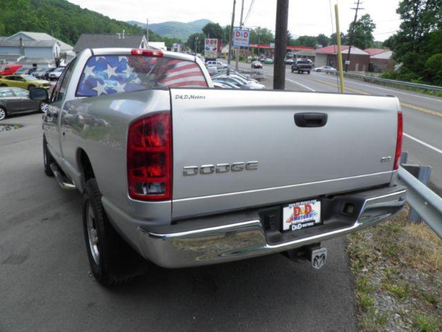 2003 Bright Silver Metallic Dodge Ram 1500 SLT Quad Cab Long Bed 2WD (1D7HA18N03J) with an 4.7 V8 engine, AT transmission, located at 15520 McMullen Hwy SW, Belair, MD, 21502, (301) 729-3700, 39.581375, -78.846451 - Photo#4