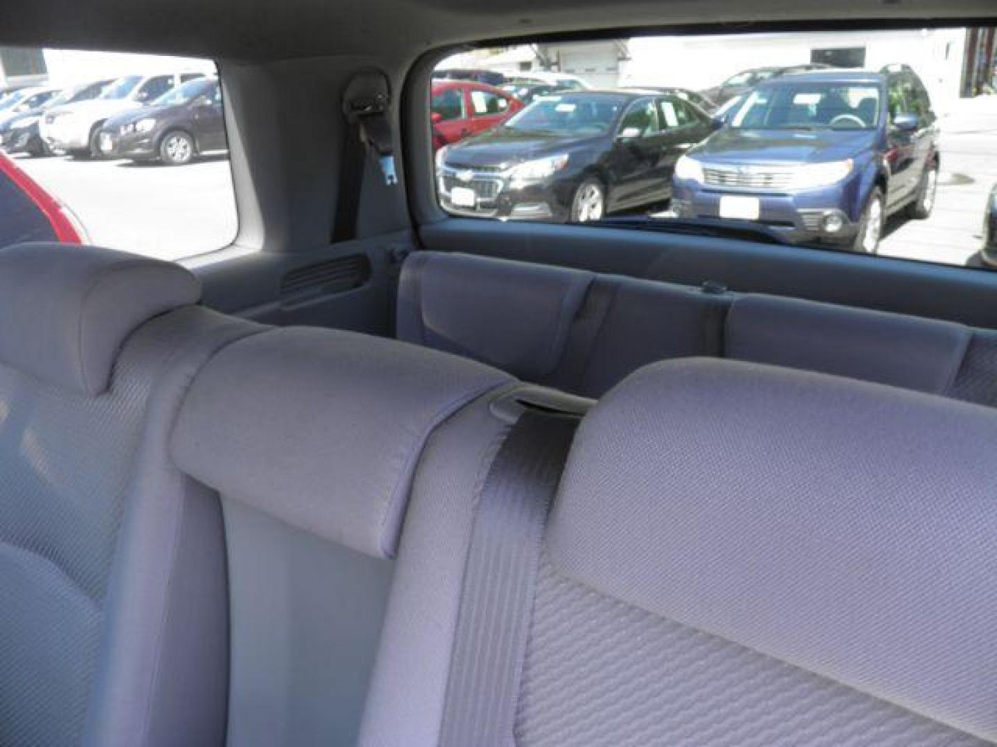 2004 BLUE Toyota Highlander V6 4WD (JTEEP21A040) with an 3.3L V6 engine, AT transmission, located at 15520 McMullen Hwy SW, Belair, MD, 21502, (301) 729-3700, 39.581375, -78.846451 - Photo#4