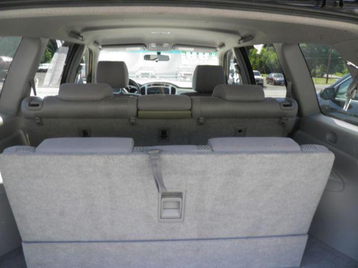 2004 BLUE Toyota Highlander V6 4WD (JTEEP21A040) with an 3.3L V6 engine, AT transmission, located at 15520 McMullen Hwy SW, Belair, MD, 21502, (301) 729-3700, 39.581375, -78.846451 - Photo#5