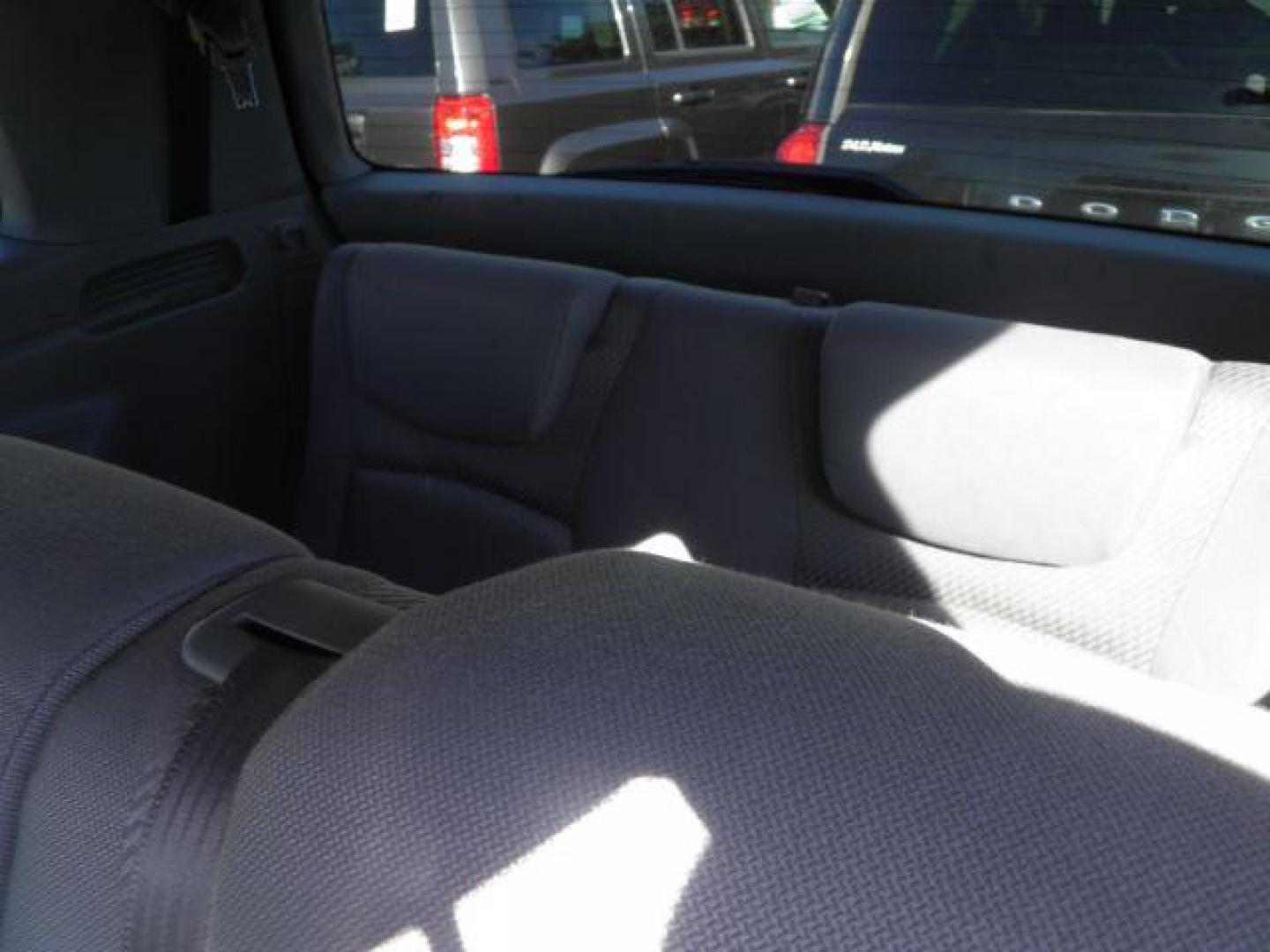 2004 Blue Toyota Highlander V6 4WD (JTEEP21A040) with an 3.3L V6 engine, AT transmission, located at 15520 McMullen Hwy SW, Belair, MD, 21502, (301) 729-3700, 39.581375, -78.846451 - Photo#4