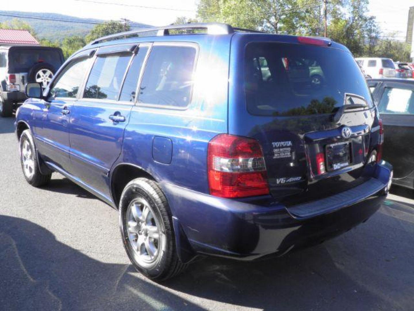 2004 Blue Toyota Highlander V6 4WD (JTEEP21A040) with an 3.3L V6 engine, AT transmission, located at 15520 McMullen Hwy SW, Belair, MD, 21502, (301) 729-3700, 39.581375, -78.846451 - Photo#6
