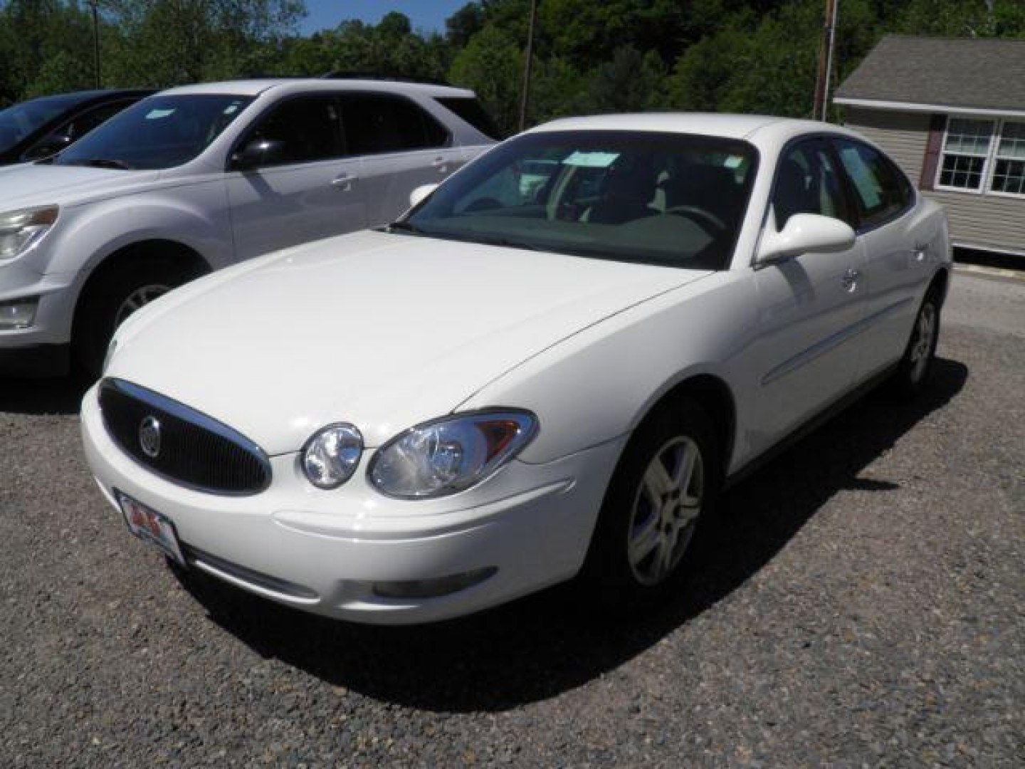 2006 WHITE Buick LaCrosse CX (2G4WC582X61) with an 3.8 V6 engine, AT transmission, located at 19521 New George's Creek Rd SW, Barton, MD, 21521, (301) 463-2404, 39.524323, -79.017906- Photo#0