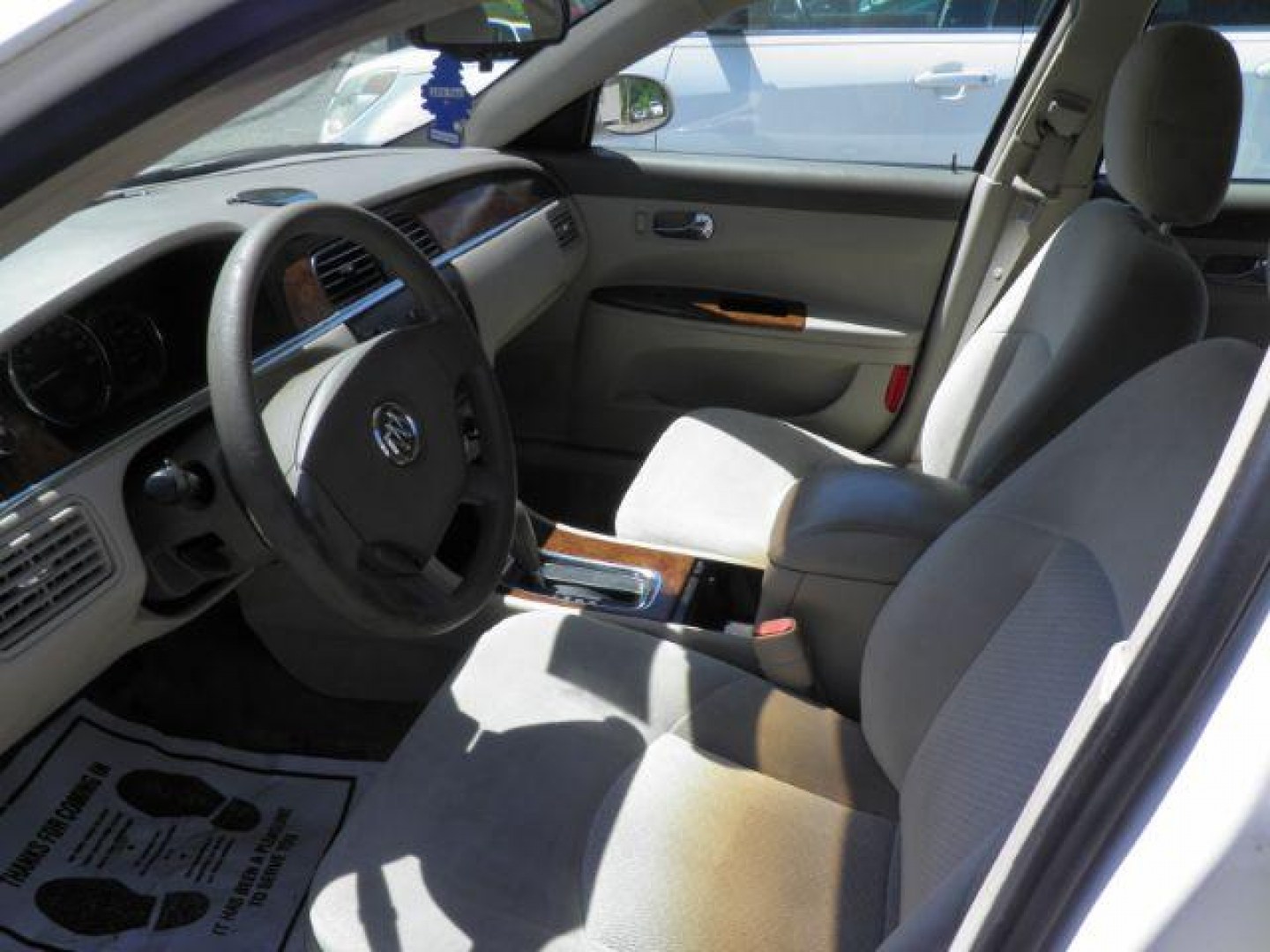 2006 WHITE Buick LaCrosse CX (2G4WC582X61) with an 3.8 V6 engine, AT transmission, located at 19521 New George's Creek Rd SW, Barton, MD, 21521, (301) 463-2404, 39.524323, -79.017906- Photo#1