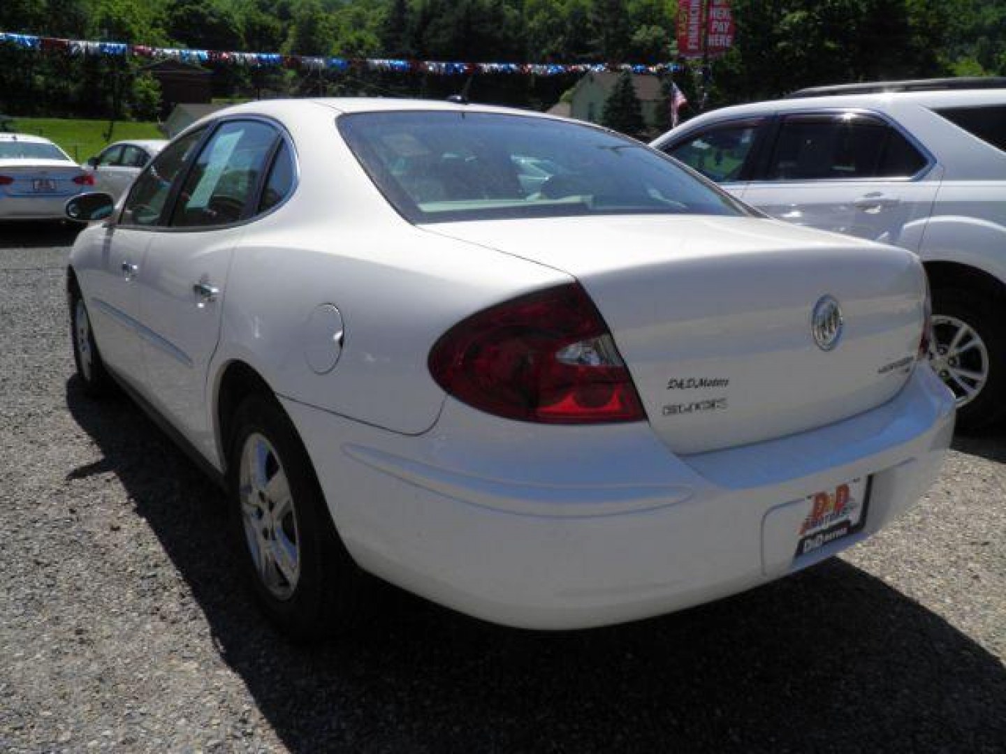 2006 WHITE Buick LaCrosse CX (2G4WC582X61) with an 3.8 V6 engine, AT transmission, located at 19521 New George's Creek Rd SW, Barton, MD, 21521, (301) 463-2404, 39.524323, -79.017906- Photo#4