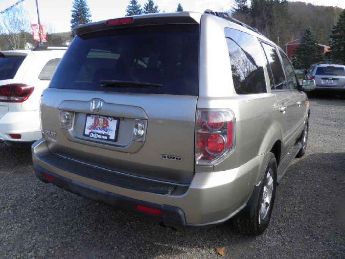 2006 GOLD Honda Pilot EX (5FNYF18476B) with an 3.5L V6 engine, located at 19521 New George's Creek Rd SW, Barton, MD, 21521, (301) 463-2404, 39.524323, -79.017906 - Photo#6