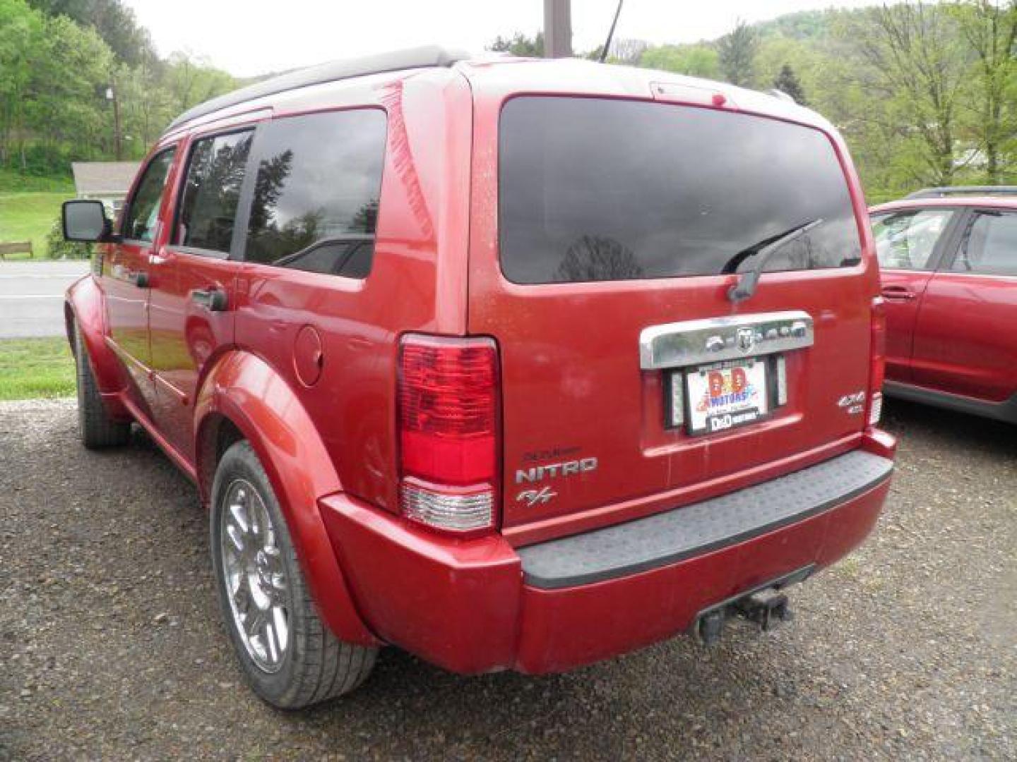 2007 Red Dodge Nitro R/T 4WD (1D8GU58607W) with an 4.0L V6 engine, AT transmission, located at 19521 New George's Creek Rd SW, Barton, MD, 21521, (301) 463-2404, 39.524323, -79.017906 - Photo#4