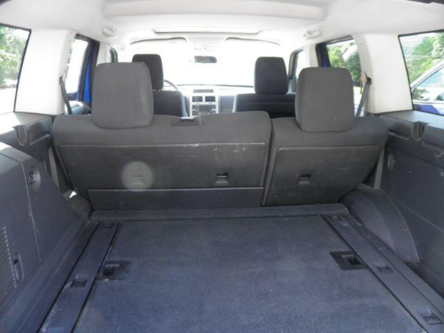 2007 BLUE Dodge Nitro SXT (1D8GU28K87W) with an 3.7L V6 engine, AT transmission, located at 15520 McMullen Hwy SW, Belair, MD, 21502, (301) 729-3700, 39.581375, -78.846451- Photo#4