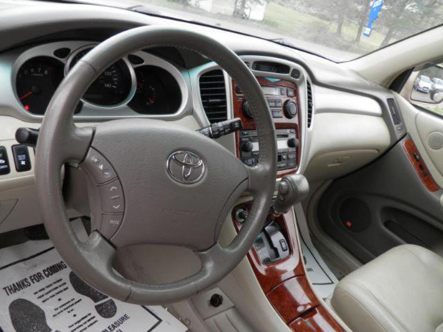 2007 GOLD Toyota Highlander V6 | Sport V6 | Limited V6 (JTEEP21A370) with an 3.3L V6 engine, AT transmission, located at 15520 McMullen Hwy SW, Belair, MD, 21502, (301) 729-3700, 39.581375, -78.846451 - Photo#2