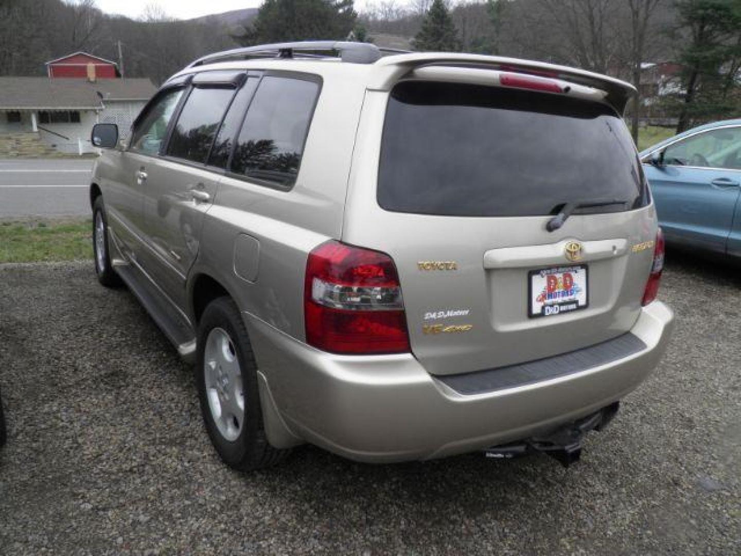 2007 GOLD Toyota Highlander V6 | Sport V6 | Limited V6 (JTEEP21A370) with an 3.3L V6 engine, AT transmission, located at 15520 McMullen Hwy SW, Belair, MD, 21502, (301) 729-3700, 39.581375, -78.846451 - Photo#5