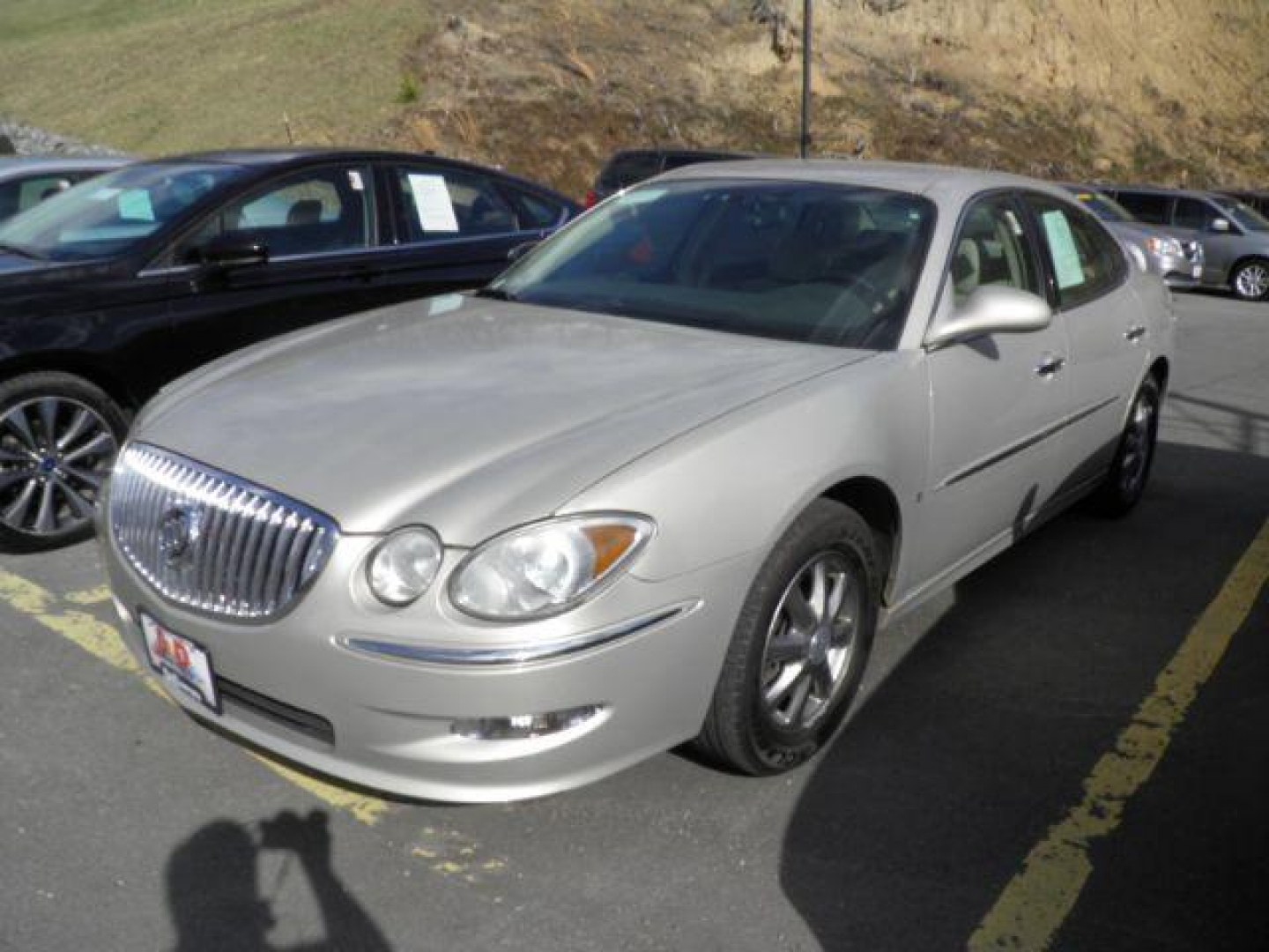 2008 BEIGE Buick LaCrosse CXL (2G4WD582981) with an 3.8 V6 engine, AT transmission, located at 15520 McMullen Hwy SW, Belair, MD, 21502, (301) 729-3700, 39.581375, -78.846451 - Photo#0