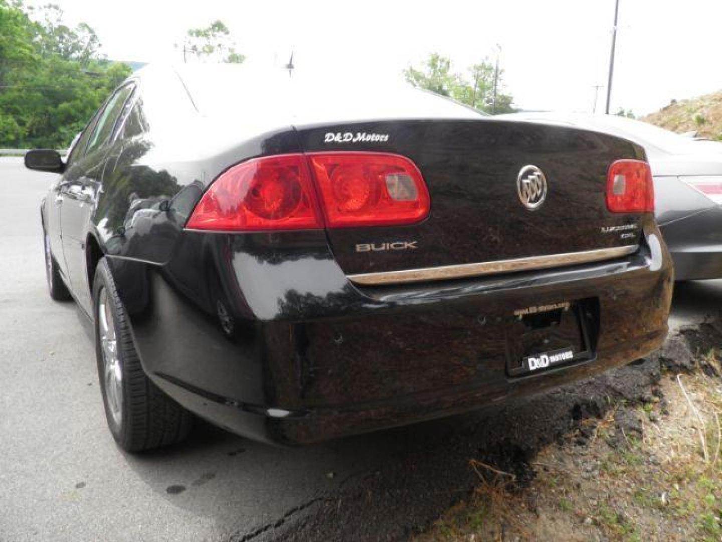 2008 BLACK Buick Lucerne CXL (1G4HD57228U) with an 3.8 V6 engine, AT transmission, located at 15520 McMullen Hwy SW, Belair, MD, 21502, (301) 729-3700, 39.581375, -78.846451 - Photo#4