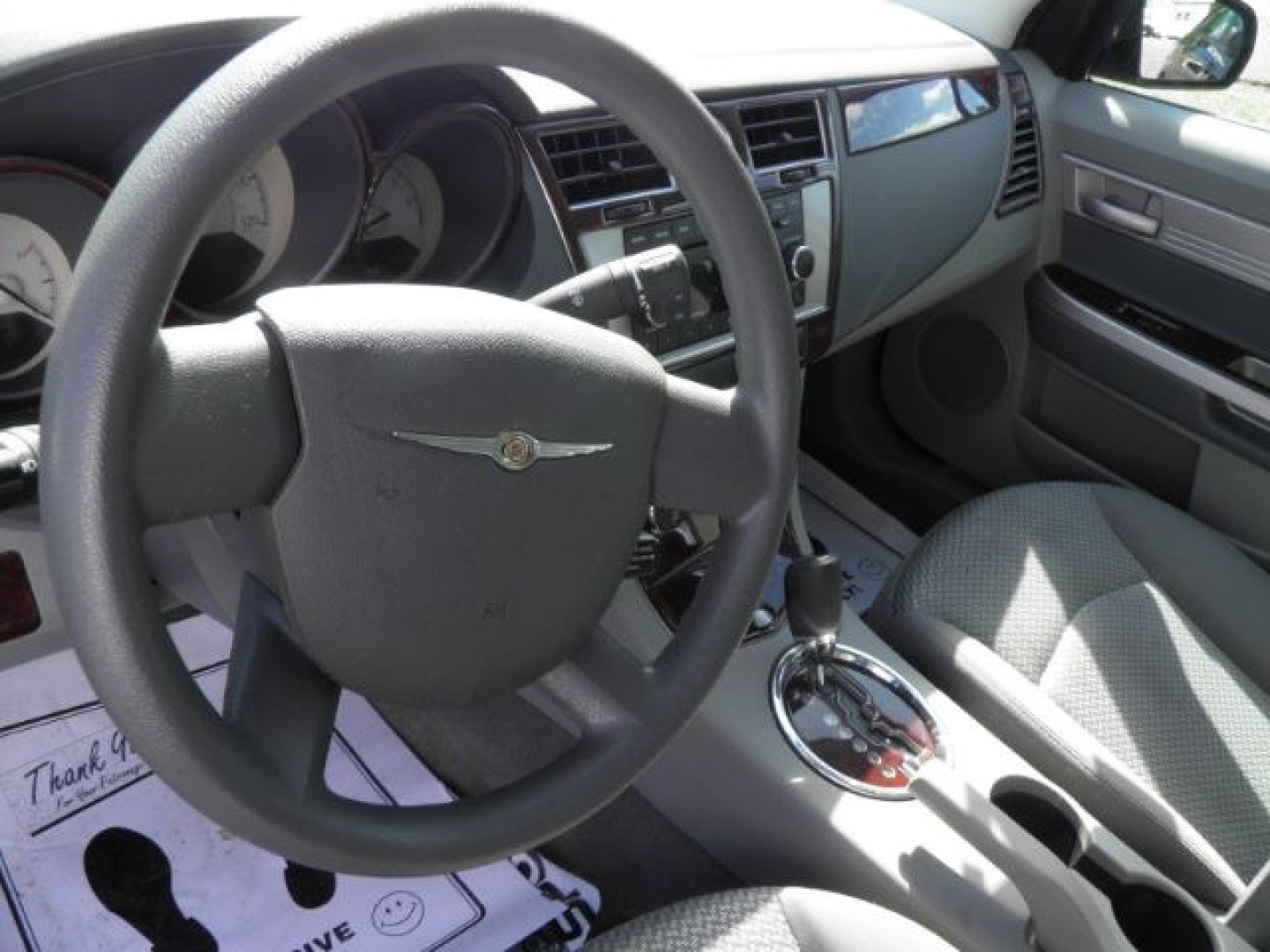 2008 GRAY Chrysler Sebring LX (1C3LC46K48N) with an 2.4L L4 engine, AT transmission, located at 19521 New George's Creek Rd SW, Barton, MD, 21521, (301) 463-2404, 39.524323, -79.017906- Photo#2