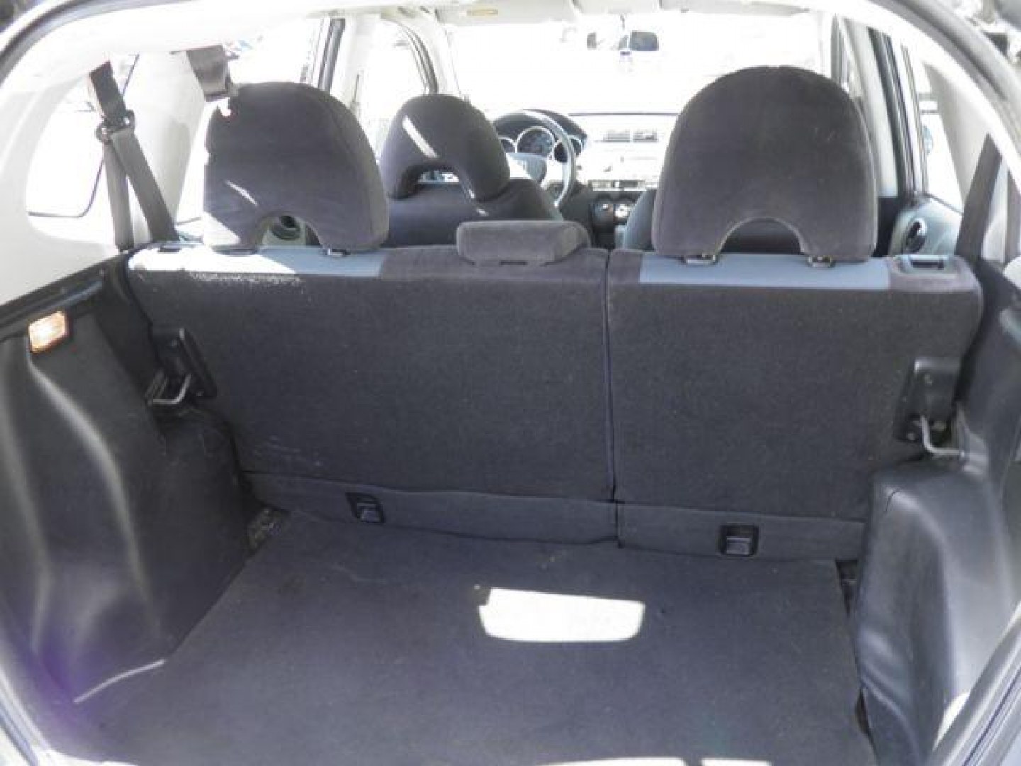 2008 SILVER Honda Fit 5-Speed AT (JHMGD38428S) with an 1.5L L4 engine, AT transmission, located at 15520 McMullen Hwy SW, Belair, MD, 21502, (301) 729-3700, 39.581375, -78.846451- Photo#4