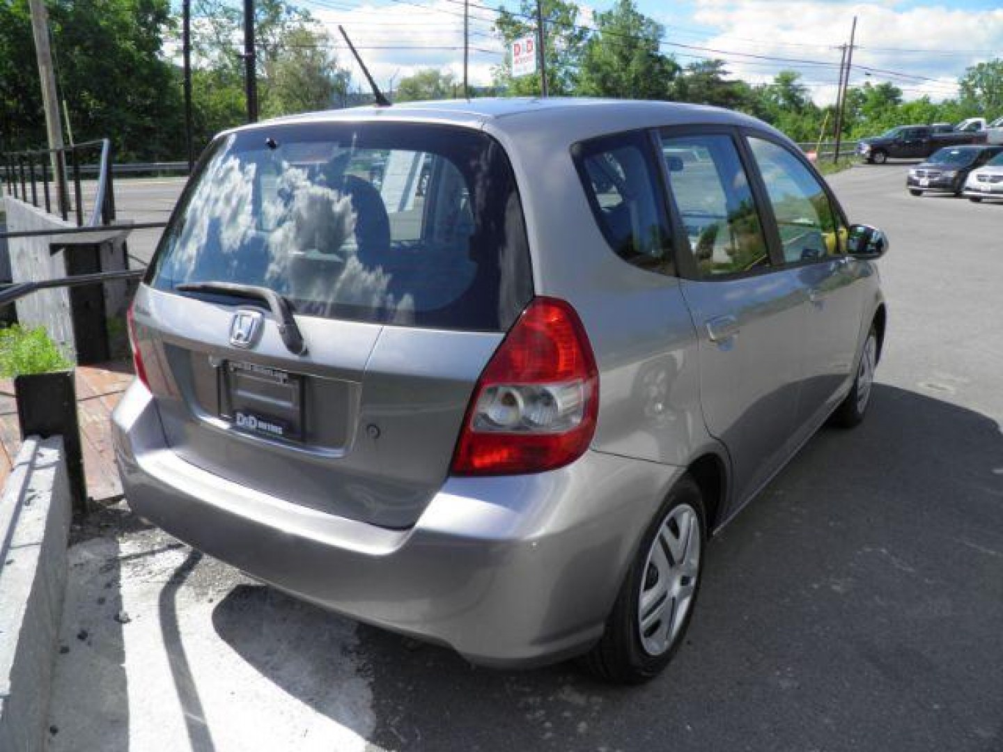 2008 SILVER Honda Fit 5-Speed AT (JHMGD38428S) with an 1.5L L4 engine, AT transmission, located at 15520 McMullen Hwy SW, Belair, MD, 21502, (301) 729-3700, 39.581375, -78.846451- Photo#5