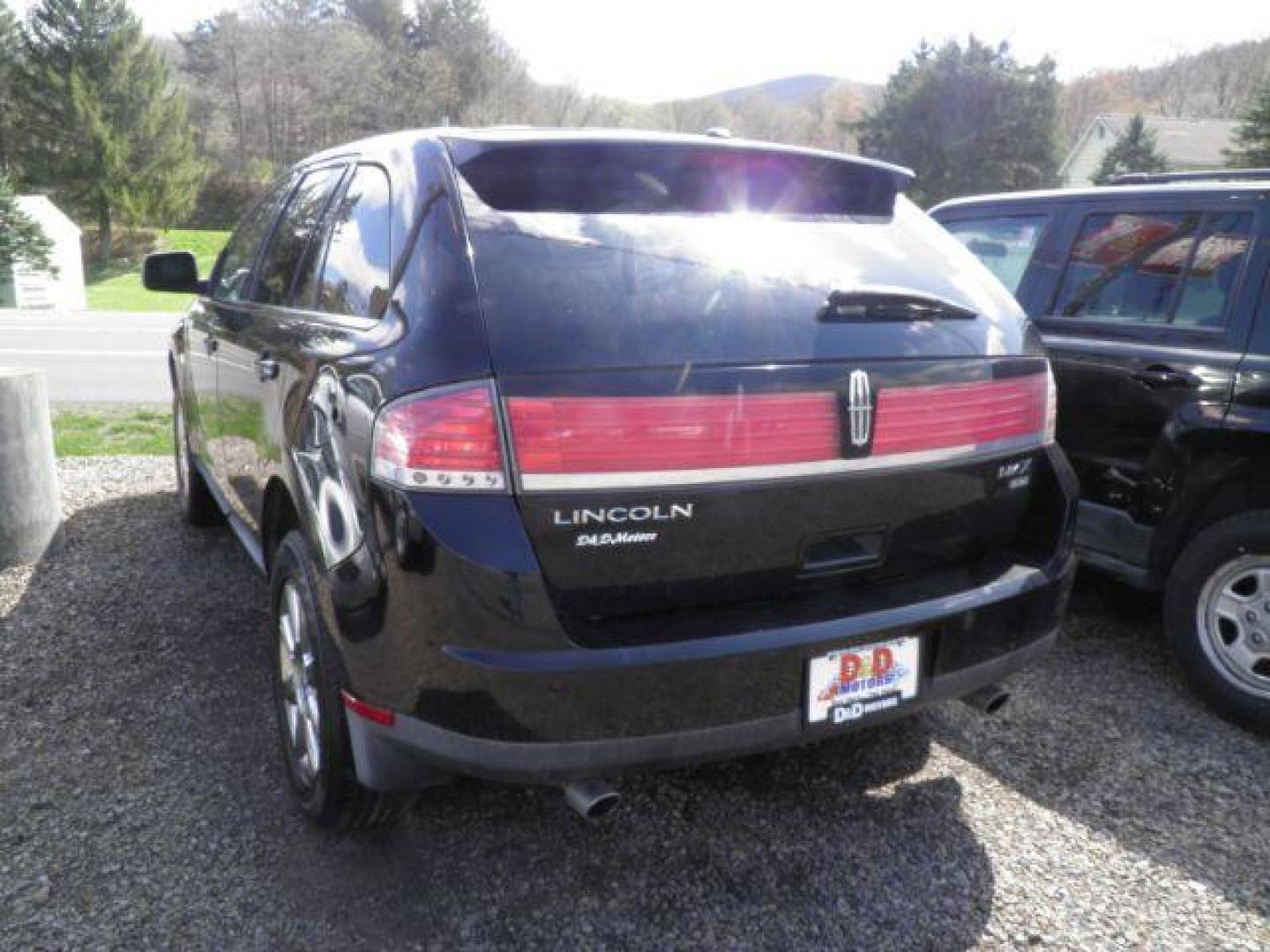 2008 BLACK Lincoln MKX AWD (2LMDU88C78B) with an 3.5L V6 engine, AT transmission, located at 19521 New George's Creek Rd SW, Barton, MD, 21521, (301) 463-2404, 39.524323, -79.017906 - Photo#4