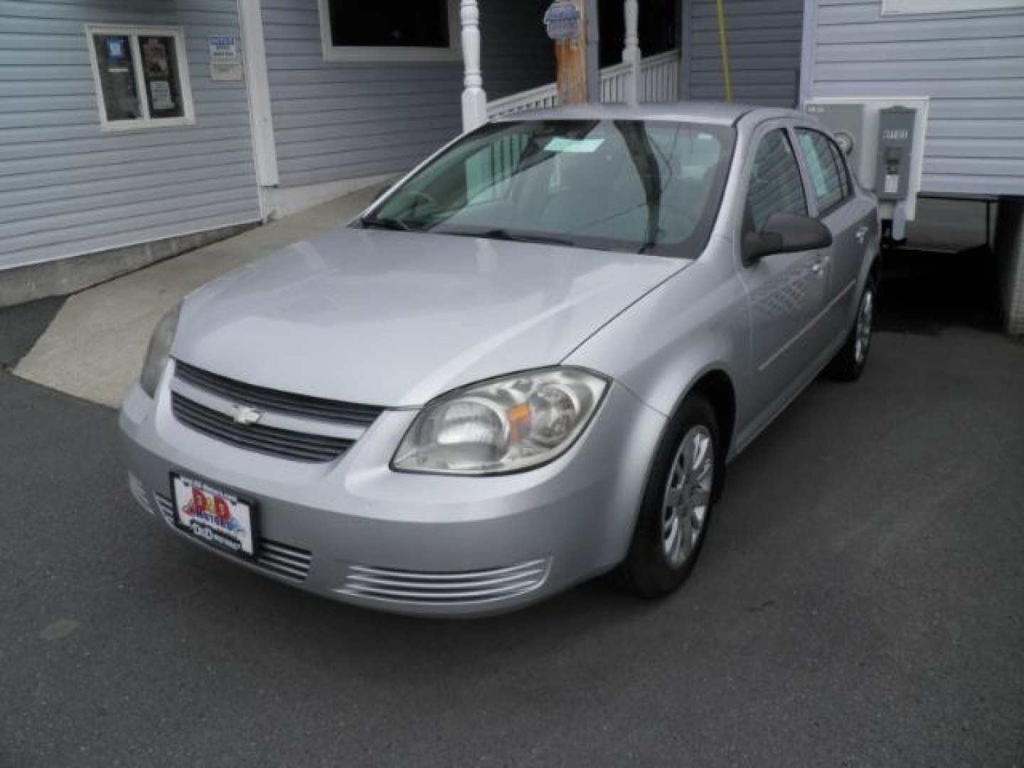 2009 SILVER Chevrolet Cobalt LS (1G1AS58H997) with an 2.2L L4 engine, AT transmission, located at 15520 McMullen Hwy SW, Belair, MD, 21502, (301) 729-3700, 39.581375, -78.846451- Photo#0