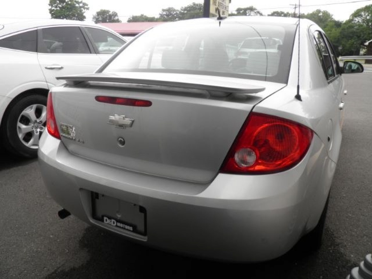 2009 SILVER Chevrolet Cobalt LS (1G1AS58H997) with an 2.2L L4 engine, AT transmission, located at 15520 McMullen Hwy SW, Belair, MD, 21502, (301) 729-3700, 39.581375, -78.846451- Photo#4