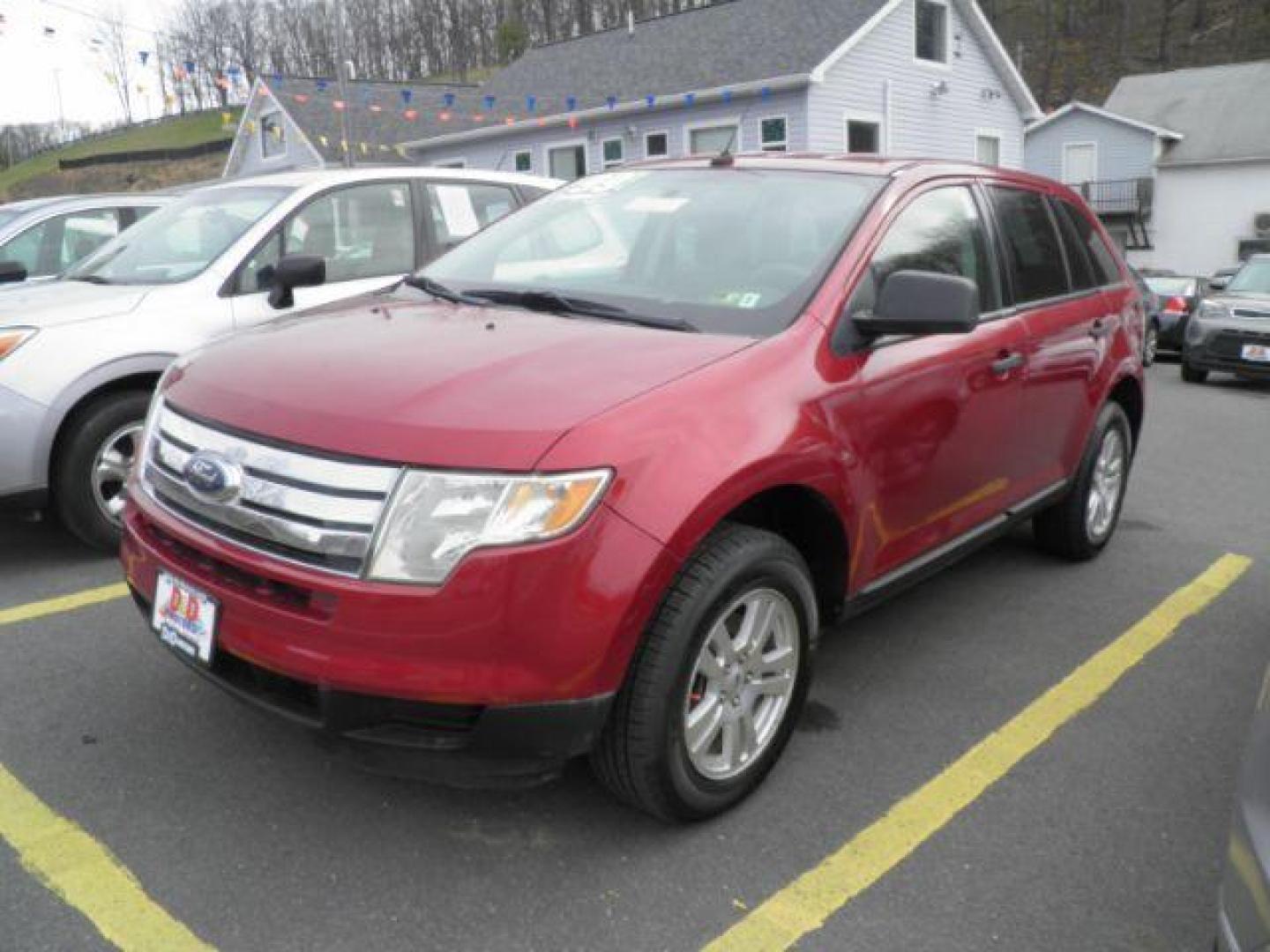 2009 RED Ford Edge SE FWD (2FMDK36C19B) with an 3.5L V6 DOHC 24V engine, AT transmission, located at 15520 McMullen Hwy SW, Belair, MD, 21502, (301) 729-3700, 39.581375, -78.846451 - Photo#0