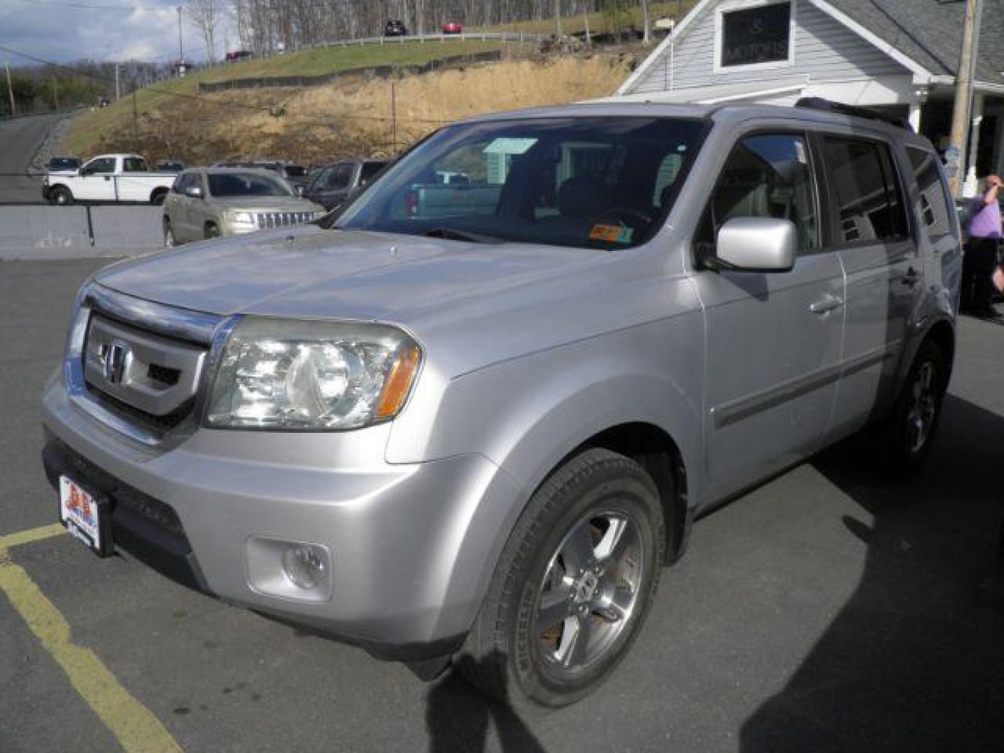 2009 Silver Honda Pilot EX-L 4WD (5FNYF48589B) with an 3.5L V6 engine, AT transmission, located at 15520 McMullen Hwy SW, Belair, MD, 21502, (301) 729-3700, 39.581375, -78.846451 - Photo#0