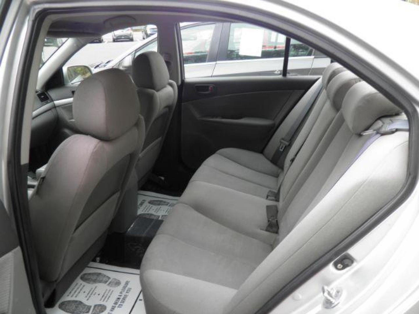 2009 Silver Hyundai Sonata GLS (5NPET46C69H) with an 2.4L I4 engine, AT transmission, located at 15520 McMullen Hwy SW, Belair, MD, 21502, (301) 729-3700, 39.581375, -78.846451 - Photo#3