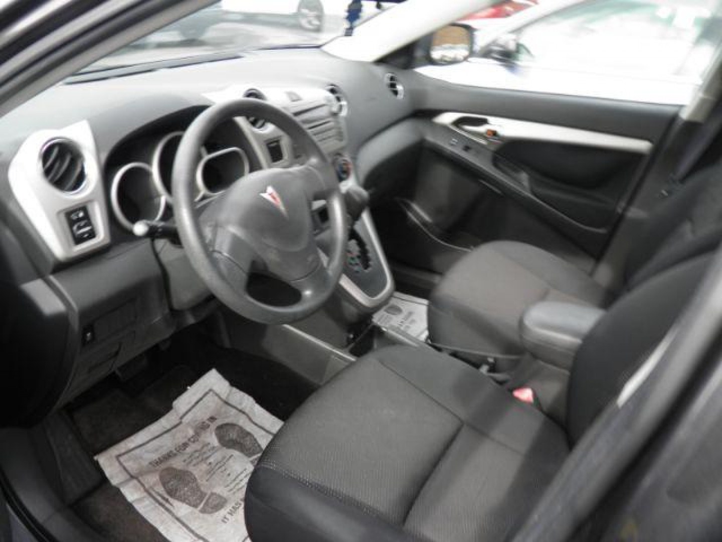 2009 Gray Pontiac Vibe 2.4L (5Y2SP67099Z) with an 2.4L I4 engine, AT transmission, located at 19521 New George's Creek Rd SW, Barton, MD, 21521, (301) 463-2404, 39.524323, -79.017906 - Photo#1