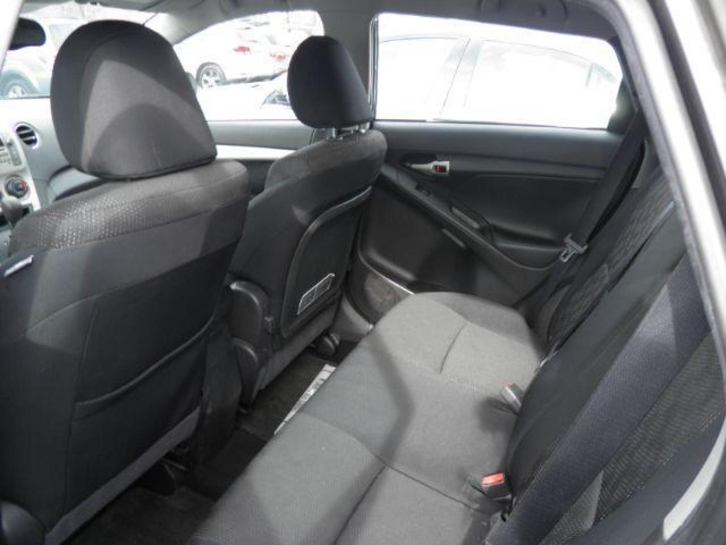 2009 Gray Pontiac Vibe 2.4L (5Y2SP67099Z) with an 2.4L I4 engine, AT transmission, located at 19521 New George's Creek Rd SW, Barton, MD, 21521, (301) 463-2404, 39.524323, -79.017906 - Photo#3