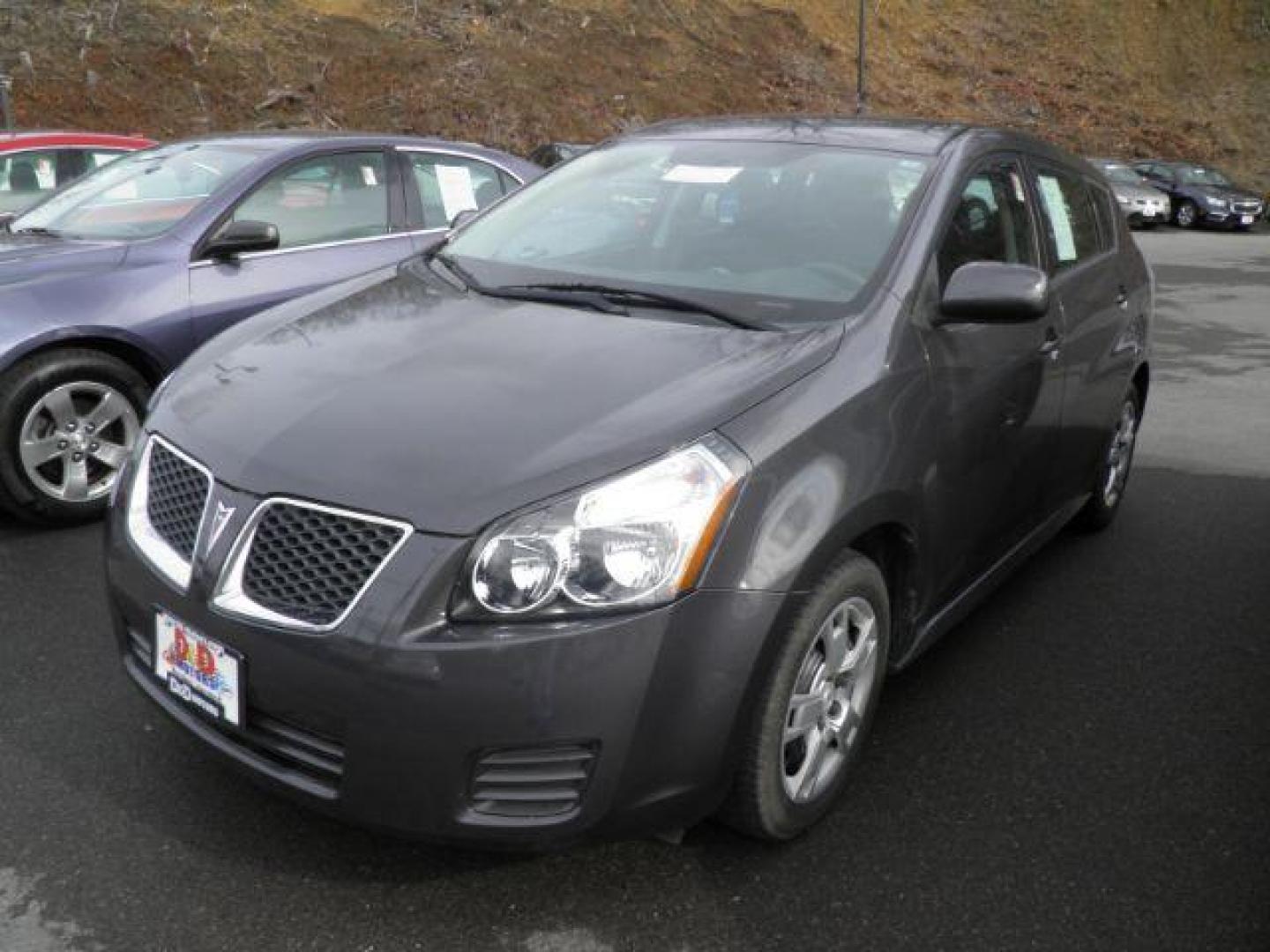 2009 Gray Pontiac Vibe 2.4L (5Y2SP67099Z) with an 2.4L I4 engine, AT transmission, located at 19521 New George's Creek Rd SW, Barton, MD, 21521, (301) 463-2404, 39.524323, -79.017906 - Photo#0