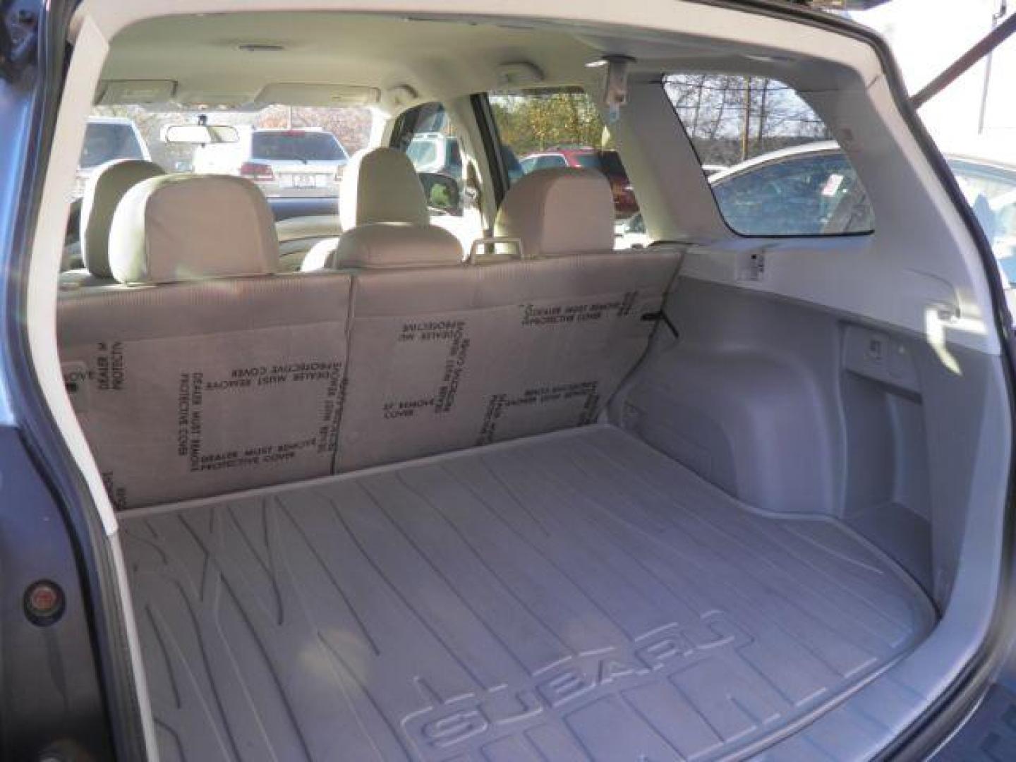 2009 Green Subaru Forester 2.5X (JF2SH61669H) with an 2.5L H4 engine, AT transmission, located at 15520 McMullen Hwy SW, Belair, MD, 21502, (301) 729-3700, 39.581375, -78.846451 - Photo#4