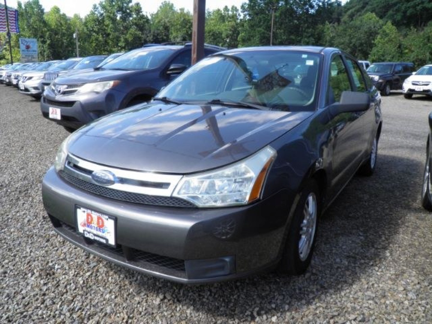 2010 GRAY Ford Focus SE (1FAHP3FN2AW) with an 2.4L L4 engine, located at 19521 New George's Creek Rd SW, Barton, MD, 21521, (301) 463-2404, 39.524323, -79.017906- Photo#0