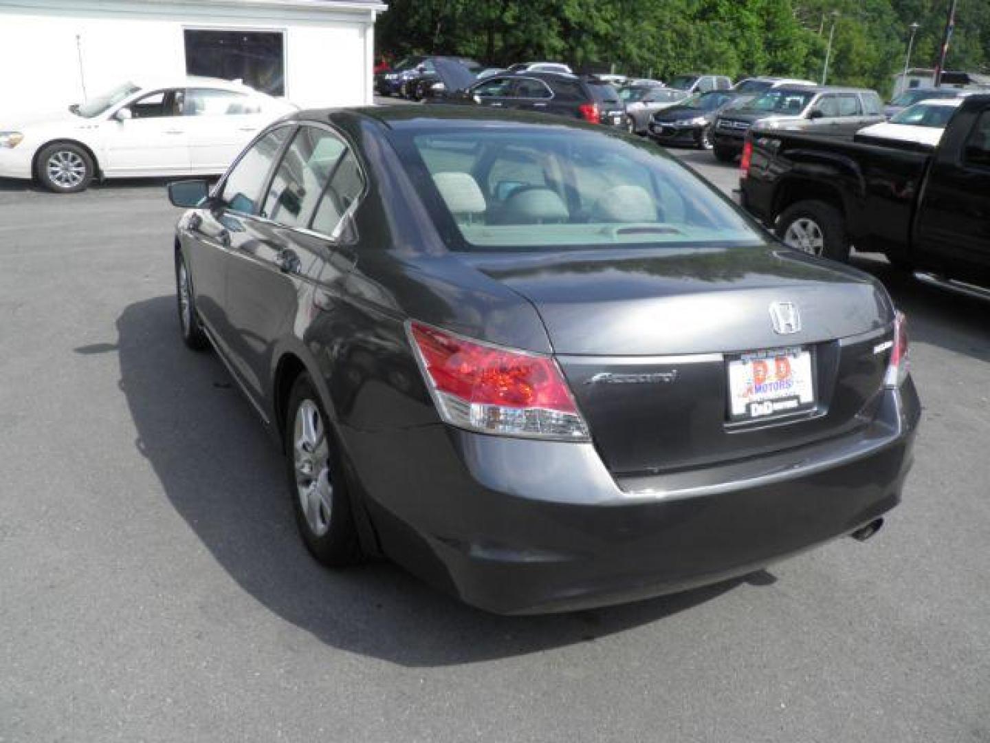 2010 Gray Honda Accord 2.4 LX-P (1HGCP2F45AA) with an 2.4L I4 engine, AT transmission, located at 15520 McMullen Hwy SW, Belair, MD, 21502, (301) 729-3700, 39.581375, -78.846451 - Photo#4