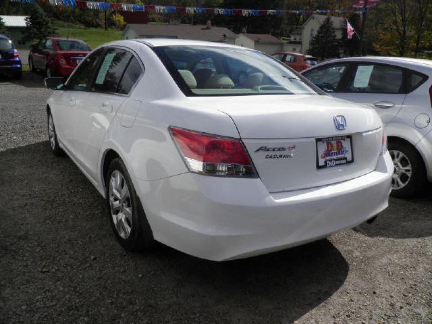 2010 WHITE Honda Accord 2.4 EX (1HGCP2F75AA) with an 2.4l I4 engine, AT transmission, located at 19521 New George's Creek Rd SW, Barton, MD, 21521, (301) 463-2404, 39.524323, -79.017906 - Photo#4