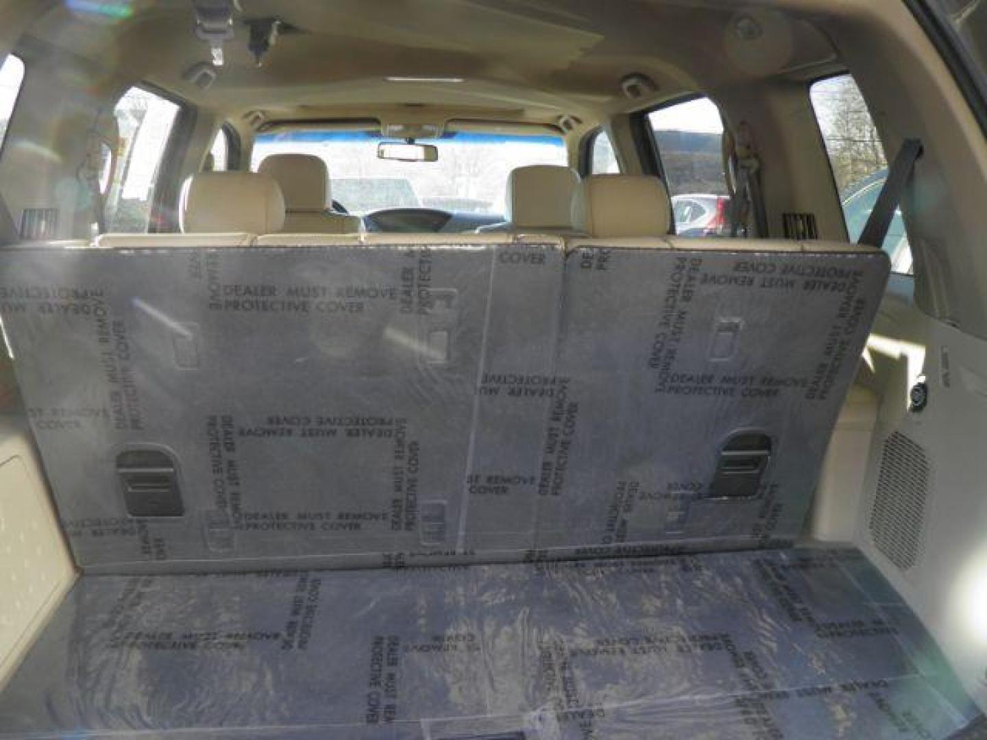 2010 Tan Honda Pilot EX-L (5FNYF4H59AB) with an 3.5L V6 engine, AT transmission, located at 15520 McMullen Hwy SW, Belair, MD, 21502, (301) 729-3700, 39.581375, -78.846451 - Photo#5