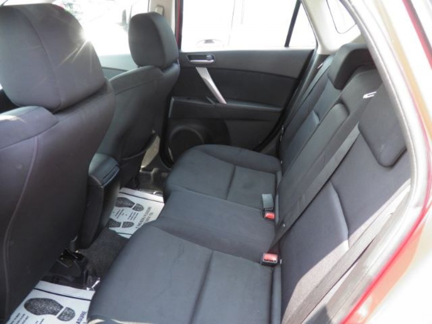 2010 RED Mazda MAZDA3 s Sport 5-Door (JM1BL1H63A1) with an 2.5 L4 engine, AT transmission, located at 15520 McMullen Hwy SW, Belair, MD, 21502, (301) 729-3700, 39.581375, -78.846451- Photo#3