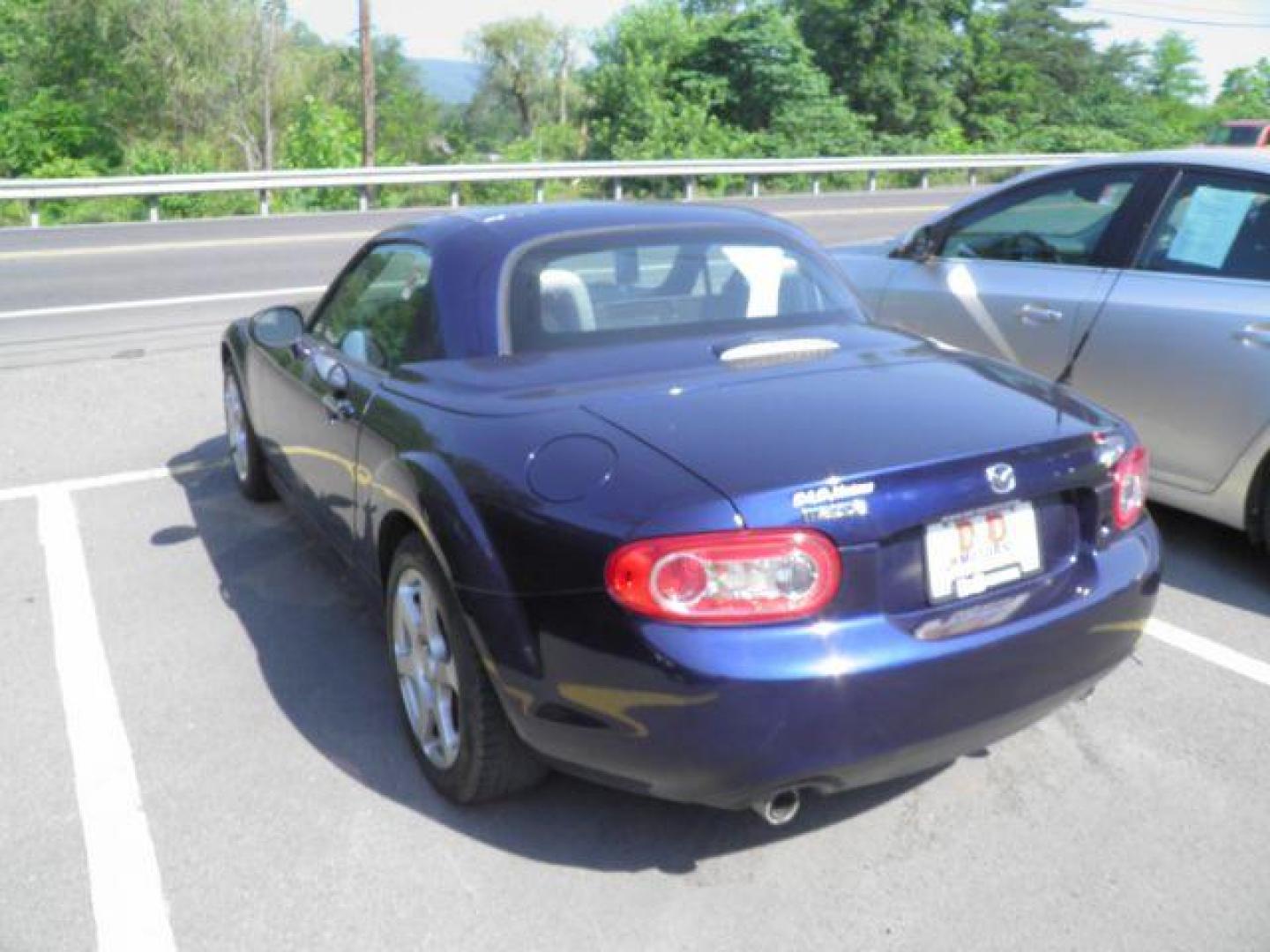 2010 Blue /Cloth Mazda MX-5 Miata Grand Touring PRHT (JM1NC2FF3A0) with an 2.0L I4 engine, AT transmission, located at 15520 McMullen Hwy SW, Belair, MD, 21502, (301) 729-3700, 39.581375, -78.846451 - FOR A BETTER PRICE CALL PAUL AT 301-268-8150 - Photo#9