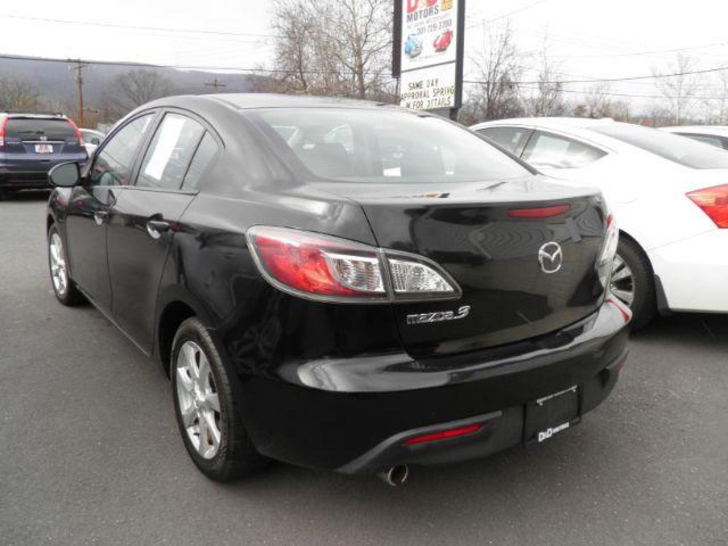 2010 Black Mazda Mazda3 i Touring (JM1BL1SG0A1) with an 2.4L L4 engine, AT transmission, located at 15520 McMullen Hwy SW, Belair, MD, 21502, (301) 729-3700, 39.581375, -78.846451 - Photo#4
