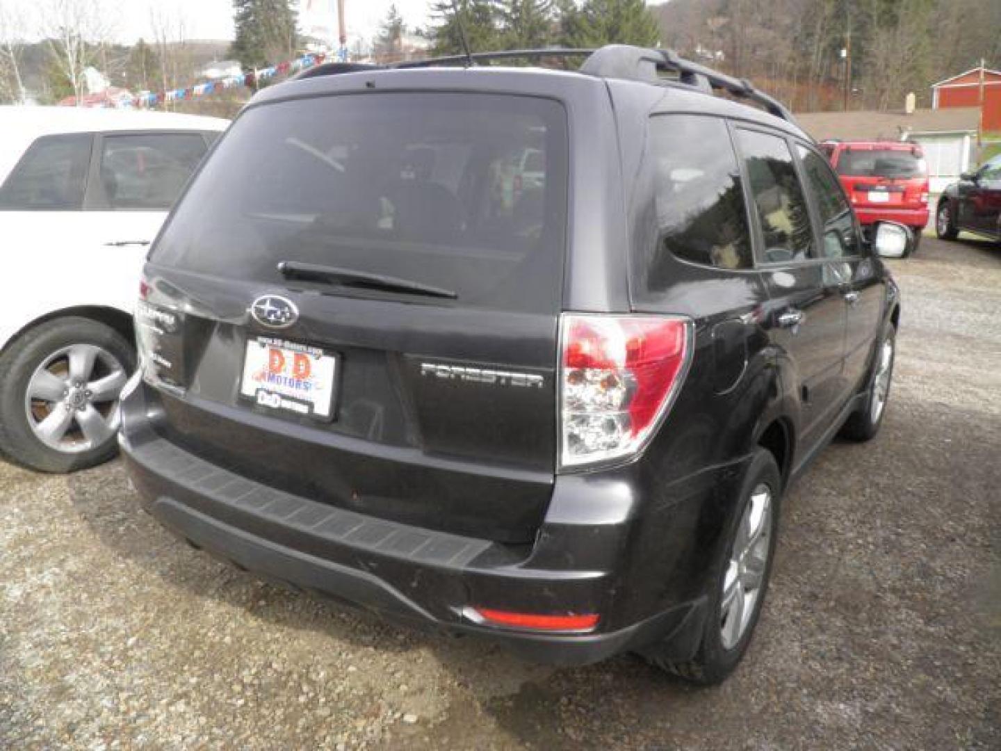 2010 GRAY Subaru Forester 2.5X Premium (JF2SH6CCXAH) with an 2.5l H4 engine, CVT transmission, located at 19521 New George's Creek Rd SW, Barton, MD, 21521, (301) 463-2404, 39.524323, -79.017906 - Photo#5