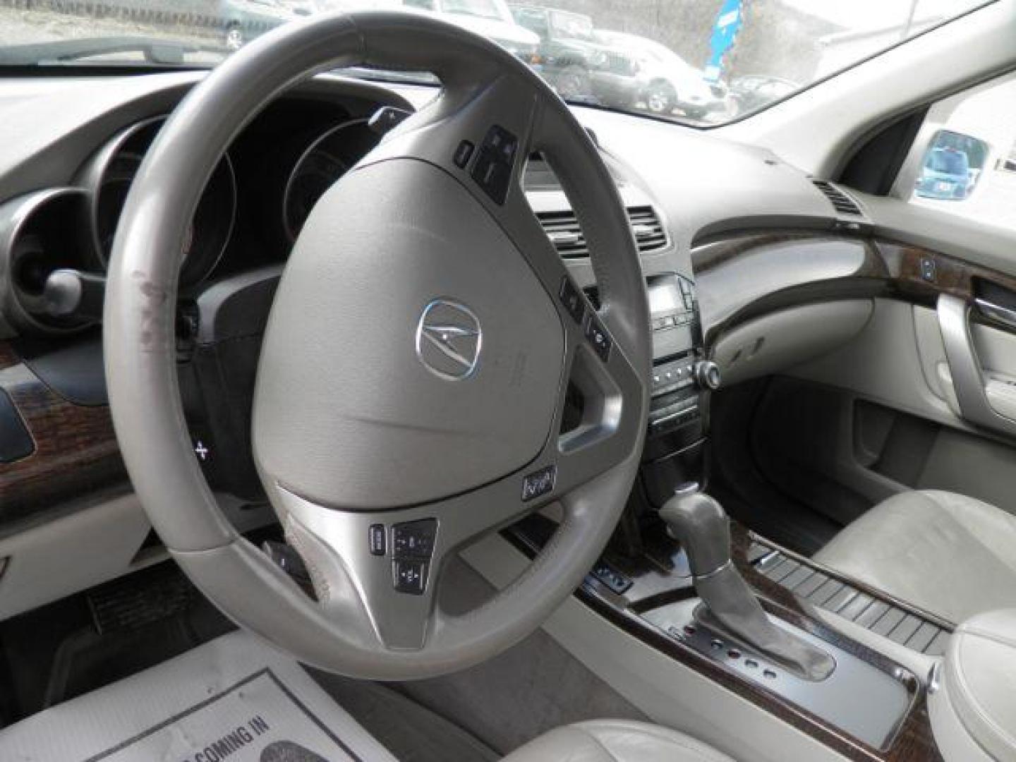 2011 WHITE Acura MDX MDX (2HNYD2H2XBH) with an 3.6L V6 engine, AT transmission, located at 19521 New George's Creek Rd SW, Barton, MD, 21521, (301) 463-2404, 39.524323, -79.017906 - Photo#2