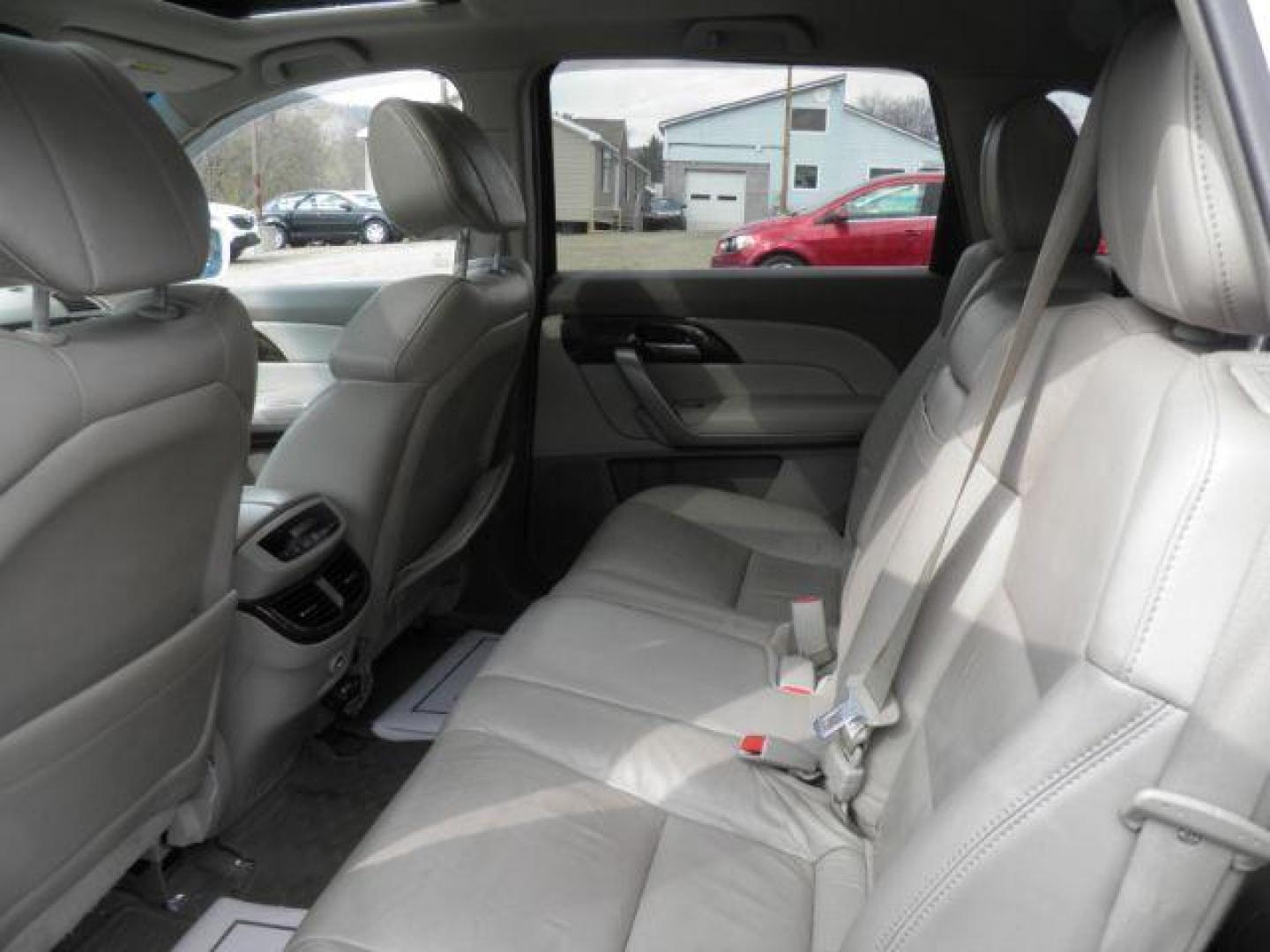 2011 WHITE Acura MDX MDX (2HNYD2H2XBH) with an 3.6L V6 engine, AT transmission, located at 19521 New George's Creek Rd SW, Barton, MD, 21521, (301) 463-2404, 39.524323, -79.017906 - Photo#3