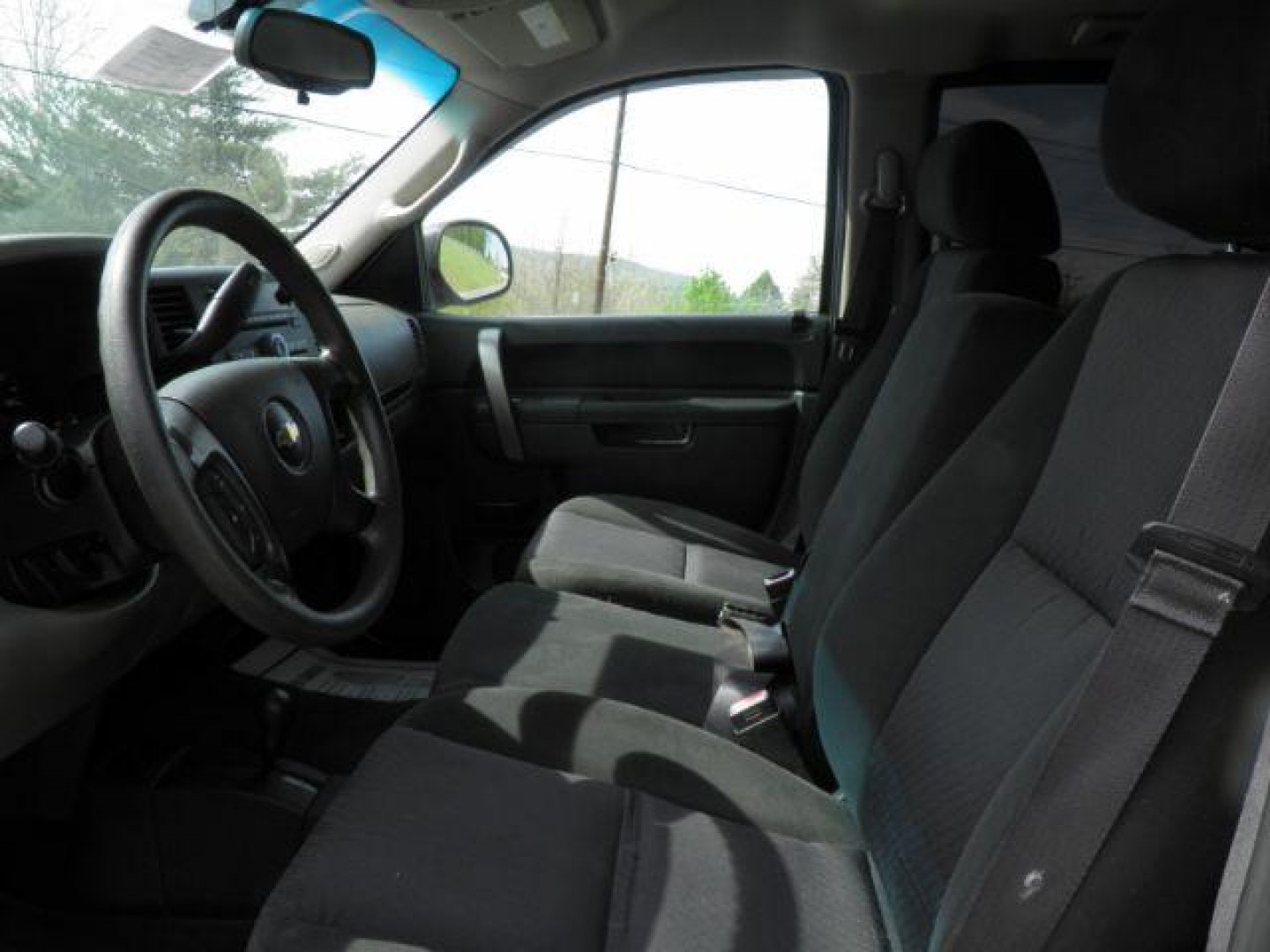 2011 WHITE Chevrolet Silverado 1500 LS Crew Cab Short Bo (3GCPKREA6BG) with an 4.8L V8 engine, AT transmission, located at 15520 McMullen Hwy SW, Belair, MD, 21502, (301) 729-3700, 39.581375, -78.846451 - Photo#1