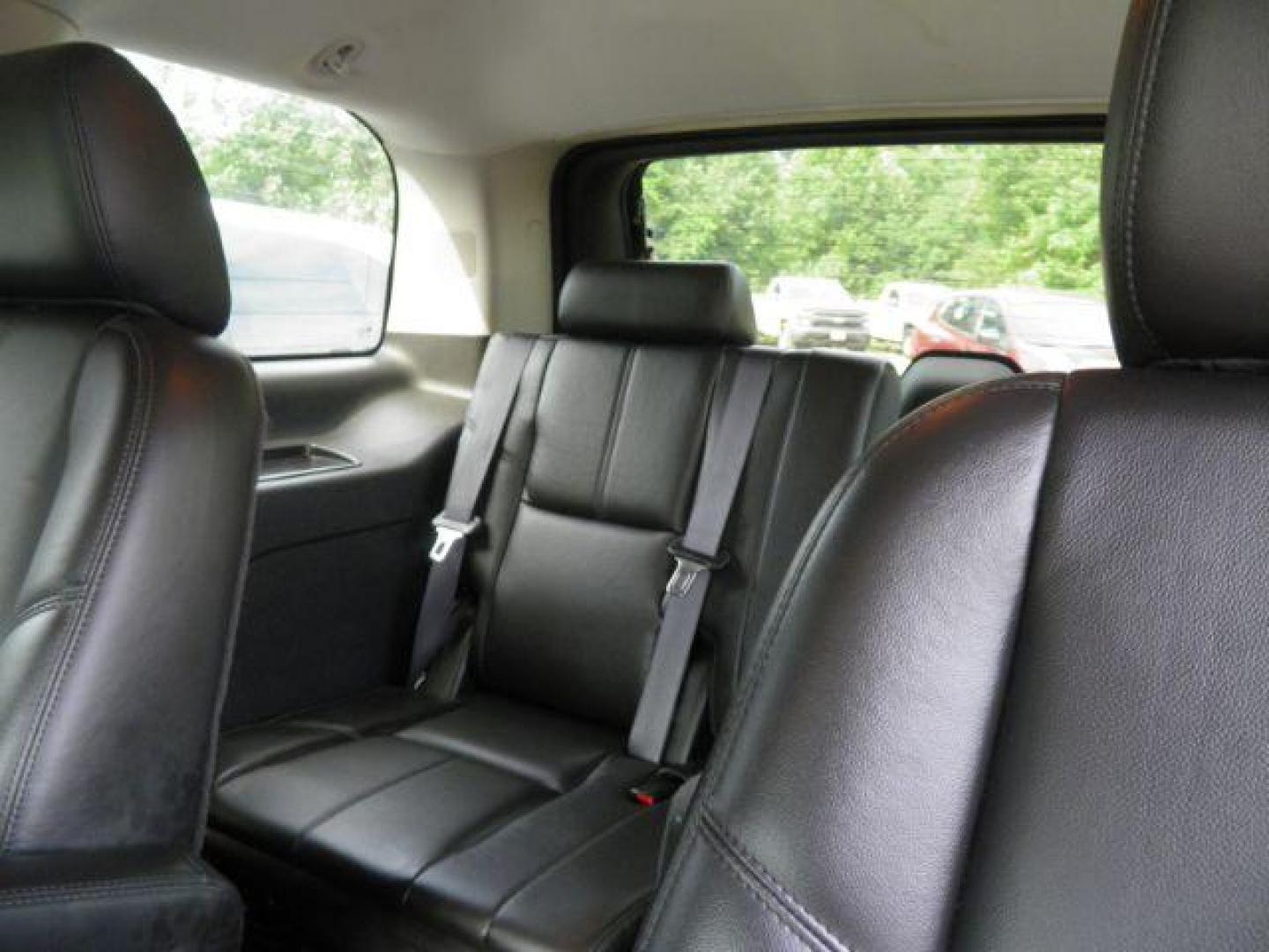 2011 Red Chevrolet Tahoe LT (1GNSKBE02BR) with an 5.3L V8 engine, AT transmission, located at 19521 New George's Creek Rd SW, Barton, MD, 21521, (301) 463-2404, 39.524323, -79.017906 - Photo#4