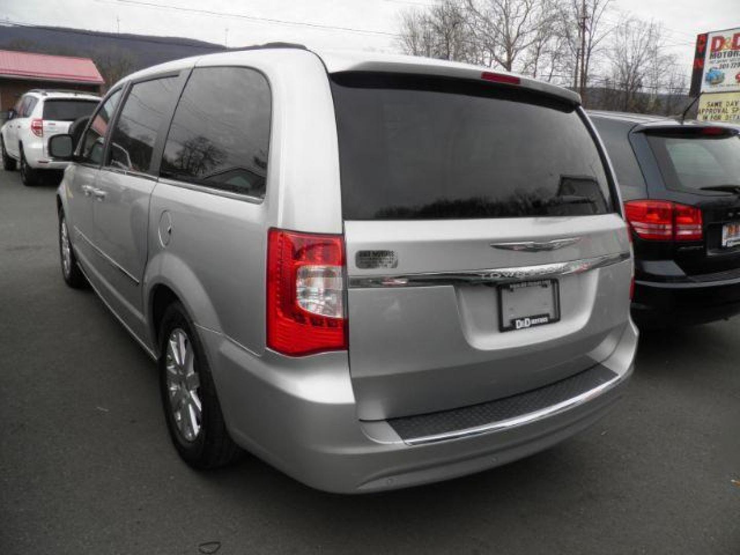 2011 Silver Chrysler Town and Country Touring-L (2A4RR8DG4BR) with an 3.6L V6 engine, AT transmission, located at 15520 McMullen Hwy SW, Belair, MD, 21502, (301) 729-3700, 39.581375, -78.846451 - Photo#5