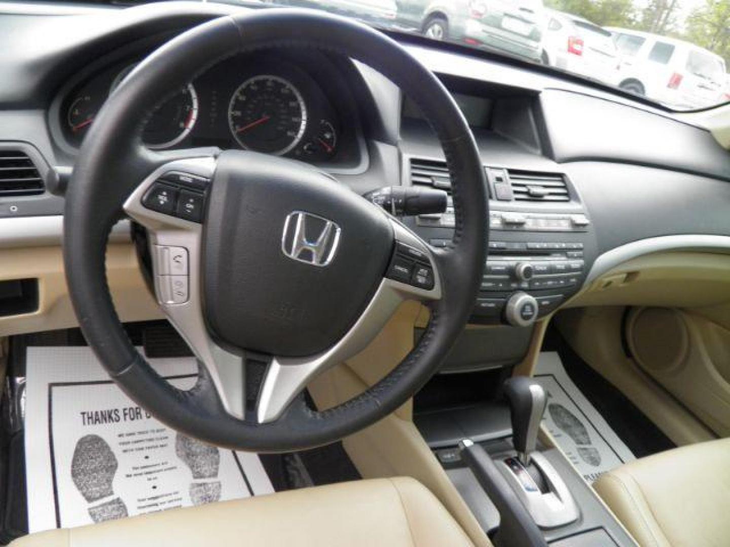 2011 White Honda Accord 2.4 EX-L (1HGCS1B82BA) with an 2.4L I4 engine, AT transmission, located at 15520 McMullen Hwy SW, Belair, MD, 21502, (301) 729-3700, 39.581375, -78.846451 - Photo#2