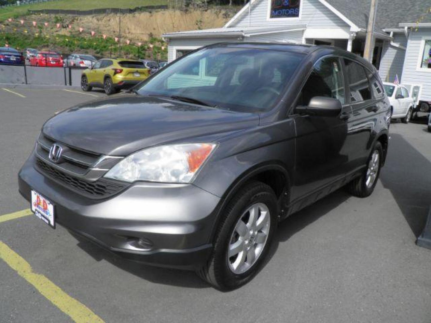 2011 Gray Honda CR-V SE (5J6RE4H41BL) with an 2.4L I4 engine, AT transmission, located at 15520 McMullen Hwy SW, Belair, MD, 21502, (301) 729-3700, 39.581375, -78.846451 - Photo#0