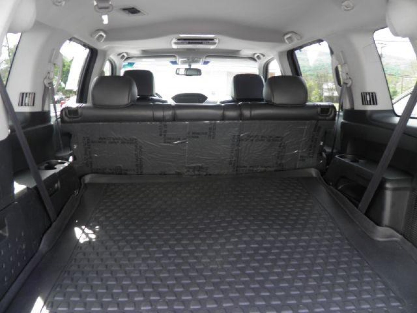 2011 Burgundy Honda Pilot Touring (5FNYF4H93BB) with an 3.5L V6 engine, AT transmission, located at 15520 McMullen Hwy SW, Belair, MD, 21502, (301) 729-3700, 39.581375, -78.846451 - Photo#4