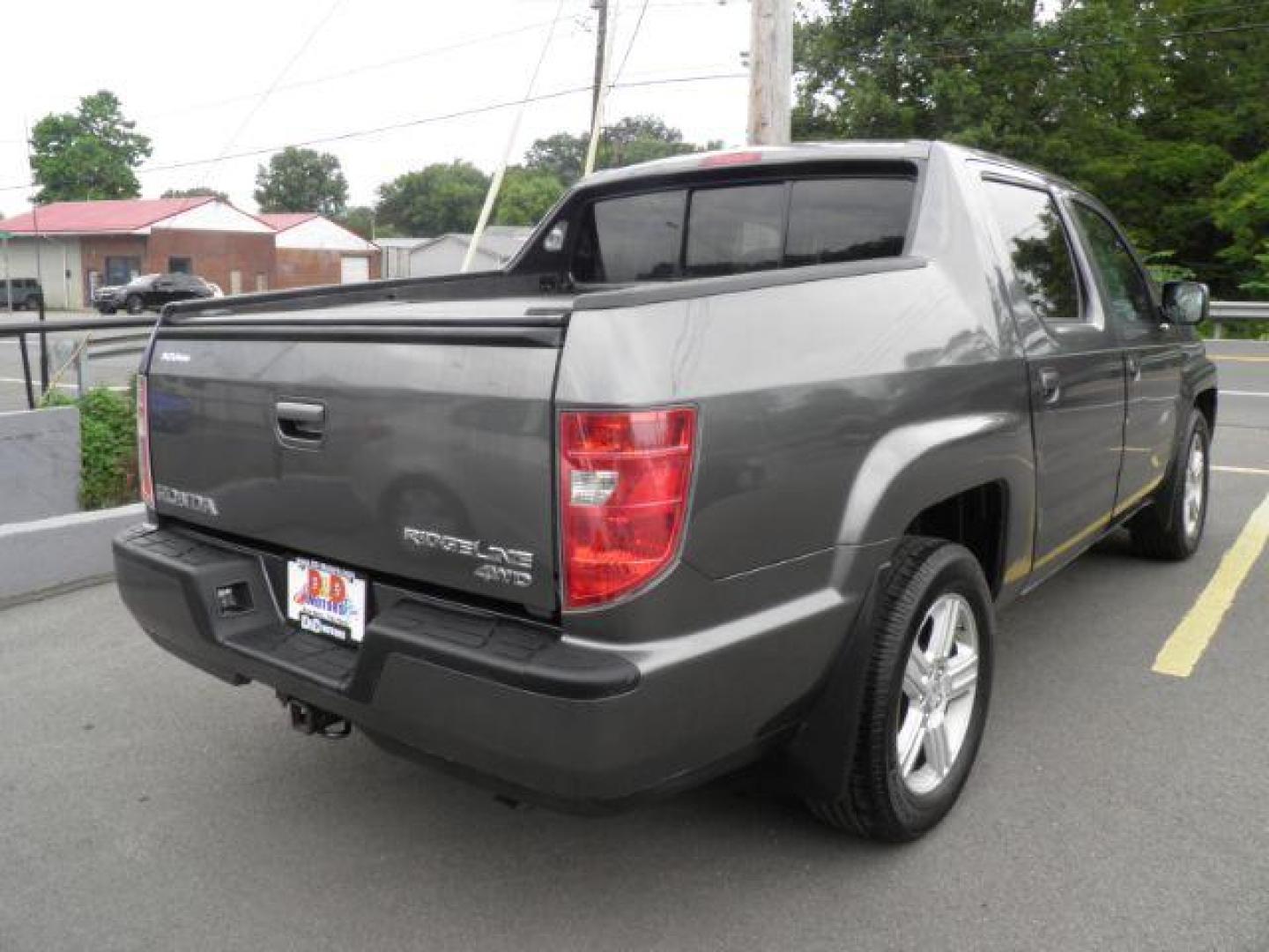 2011 Gray Honda Ridgeline RTL (5FPYK1F51BB) with an 3.5L V6 engine, AT transmission, located at 15520 McMullen Hwy SW, Belair, MD, 21502, (301) 729-3700, 39.581375, -78.846451 - Photo#6